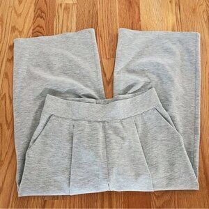 NWOT Lululemon Heather Grey Can You Feel the Pleat Cropped Wide Leg Pants